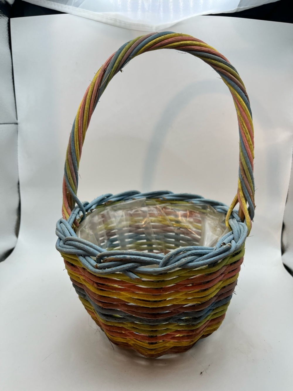 Multicolor Woven Basket Planer with Handle - Lined